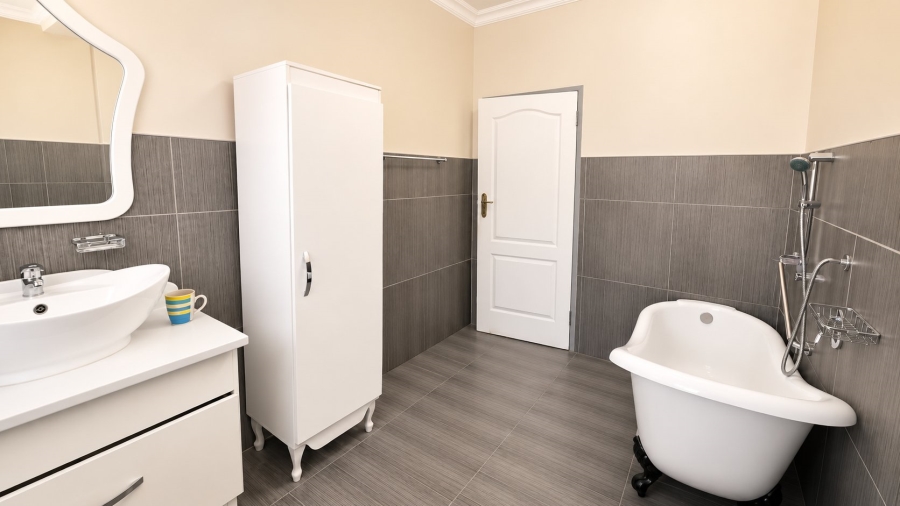 6 Bedroom Property for Sale in Flamwood North West